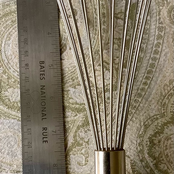 Large 12” professional bakers whisk, heavy weight, wooden handle - Picture 7 of 9